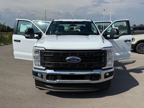 New 2026 Ford F350 XL w/ XL Chrome Package image 21