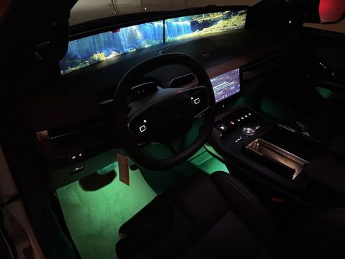 Used 2025 Lincoln Navigator Reserve image 9