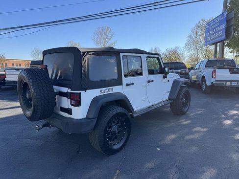 Used 2013 Jeep Wrangler Unlimited Rubicon AWD/4WD image 5