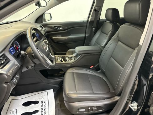 Used 2023 GMC Acadia SLT w/ Preferred Package AWD/4WD image 4