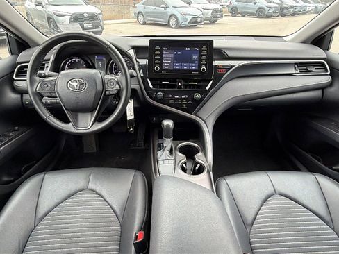Used 2024 Toyota Camry SE image 25