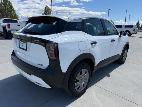 Used 2025 Nissan Kicks S AWD/4WD image 3