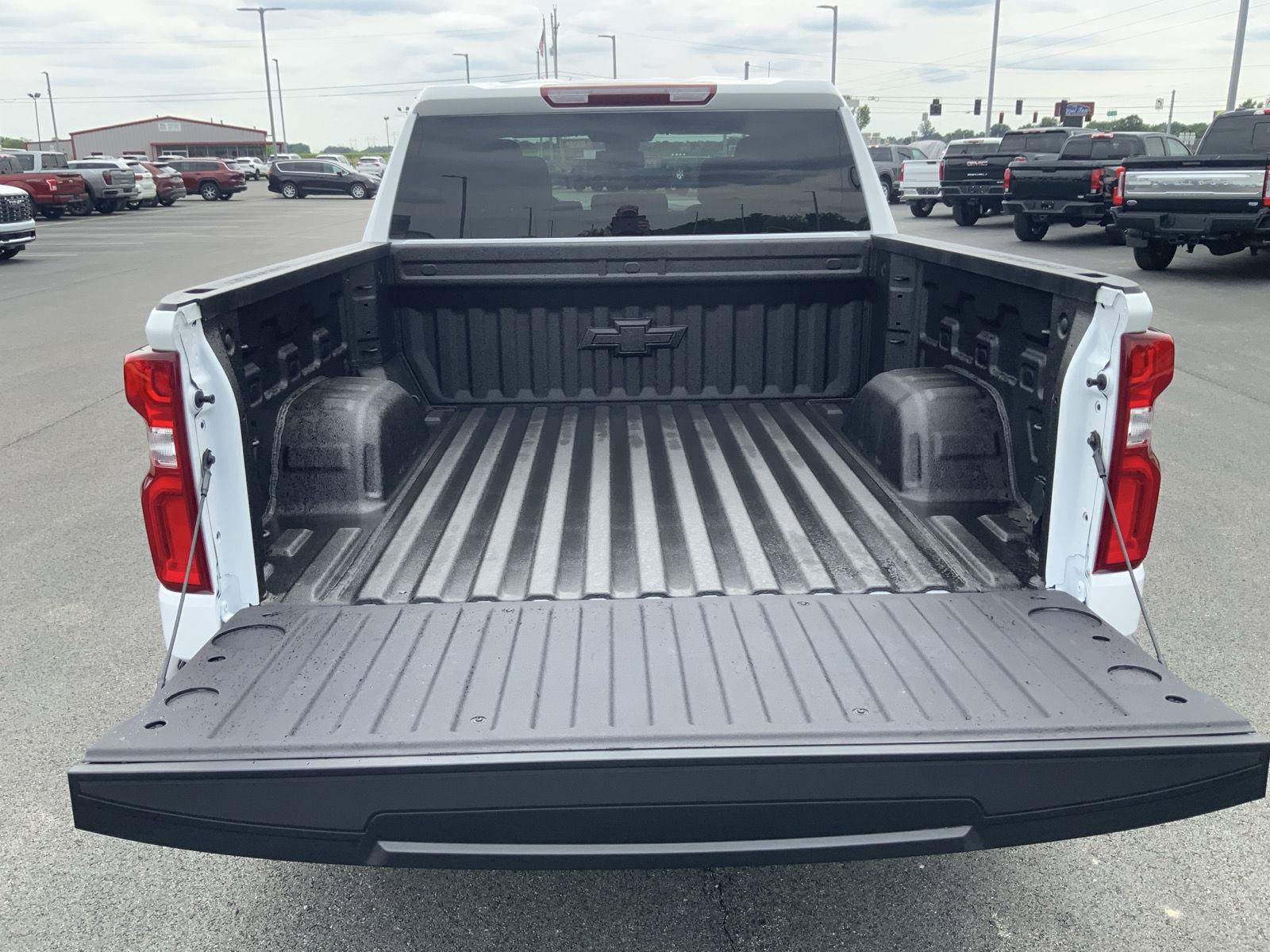New 2026 Chevrolet Silverado 1500 RST w/ Z71 Off-Road Package AWD/4WD image 11