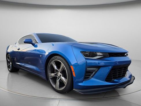Used 2016 Chevrolet Camaro SS RWD image 4