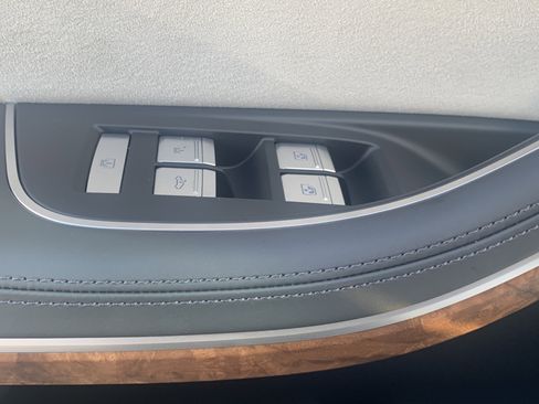 Used 2023 Audi A8 L 3.0T image 26