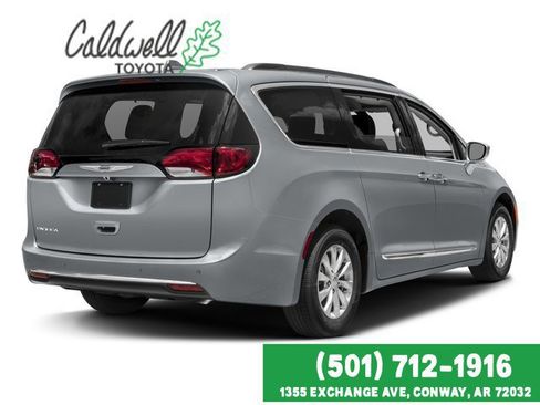 Used 2017 Chrysler Pacifica Touring Plus w/ Tire & Wheel Group FWD image 3