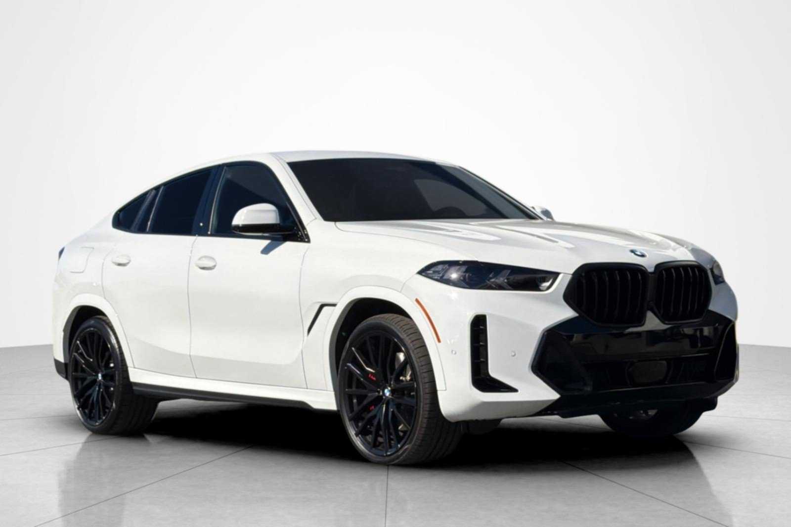 Used 2025 BMW X6 xDrive40i w/ Premium Package AWD/4WD image 7