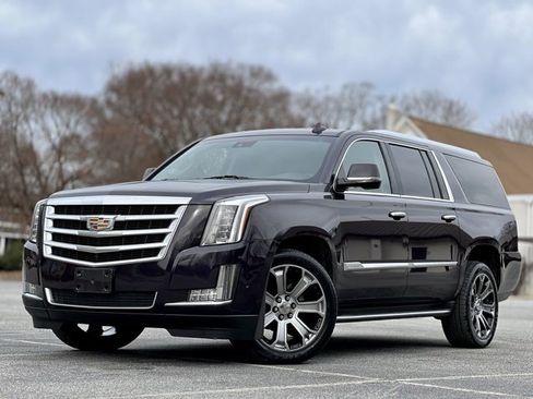 Used 2018 Cadillac Escalade ESV Luxury image 1