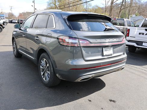 Used 2022 Lincoln Nautilus Reserve image 5