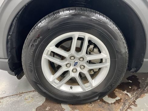 Used 2025 Ford Explorer Active AWD/4WD image 28