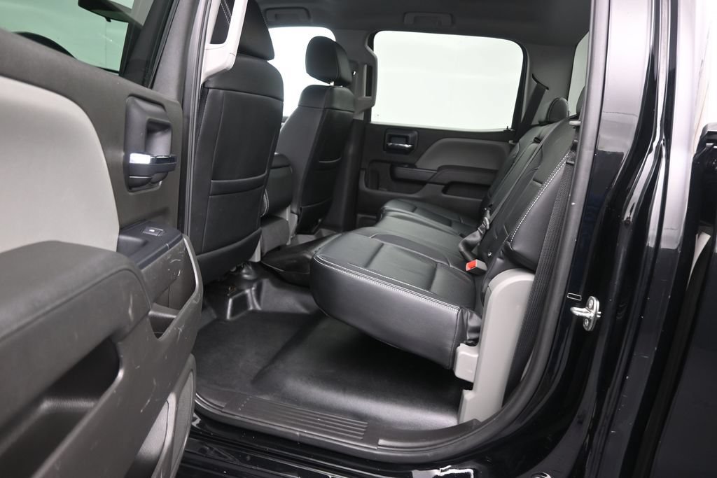 Used 2018 Chevrolet Silverado 1500 Custom RWD image 16