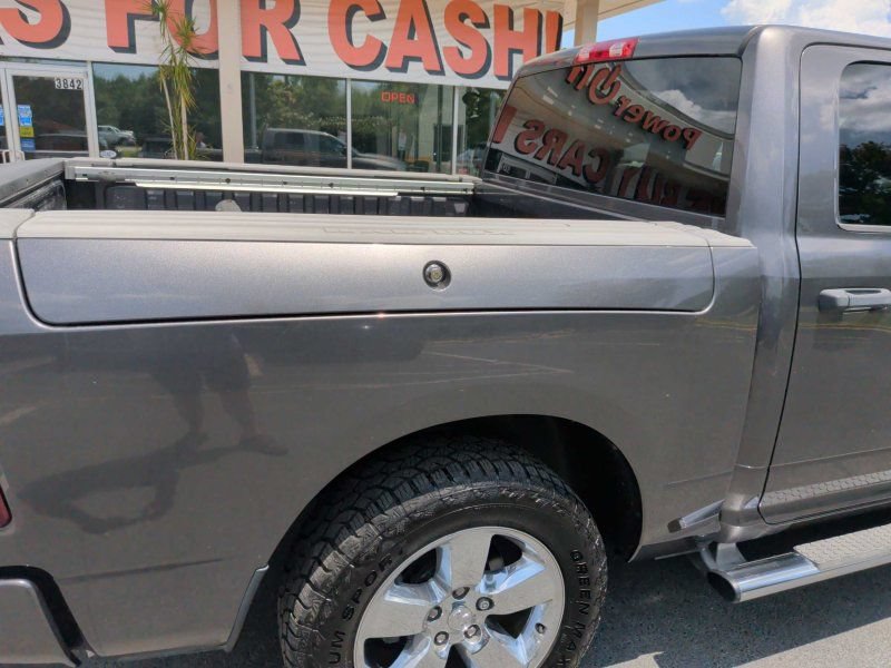 Used 2014 RAM 1500 Express RWD image 18