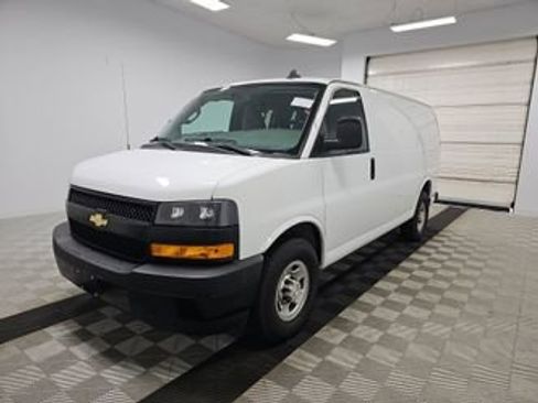 Used 2020 Chevrolet Express 2500 w/ Driver Convenience Package image 3