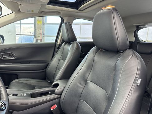 Used 2019 Honda HR-V EX-L image 10