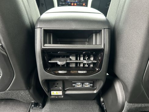 New 2025 Jeep Grand Cherokee Altitude image 36