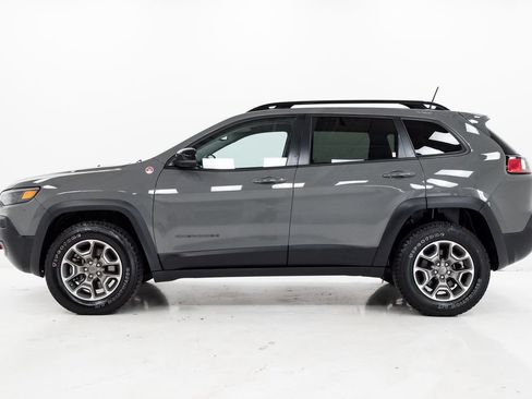 Used 2022 Jeep Cherokee Trailhawk AWD/4WD image 25