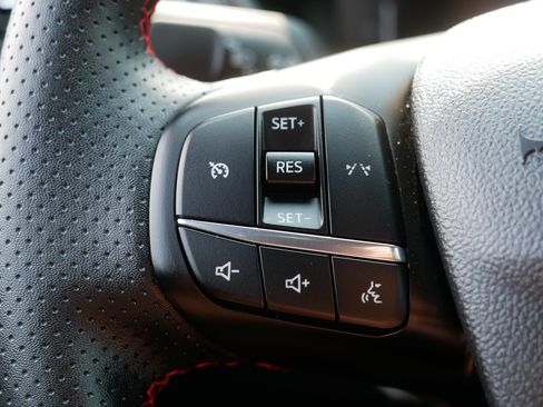 Used 2025 Ford Escape ST-Line AWD/4WD image 28