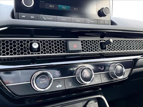 Certified 2025 Honda Civic Sport image 34