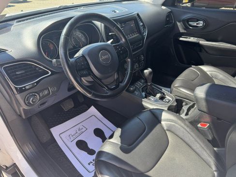 Used 2020 Jeep Cherokee Latitude Plus AWD/4WD image 10
