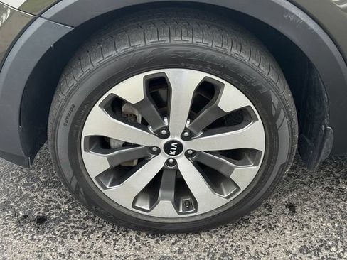 Used 2021 Kia Telluride EX w/ EX Premium Package FWD image 10