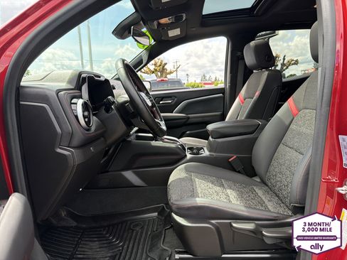 Used 2024 Chevrolet Colorado Z71 AWD/4WD image 10