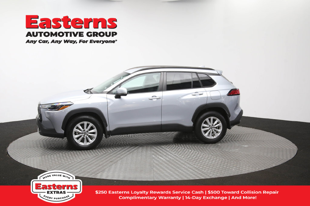 Used 2022 Toyota Corolla Cross LE AWD/4WD image 56