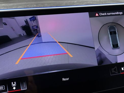 Used 2023 Audi e-tron Prestige w/ Prestige Package image 59