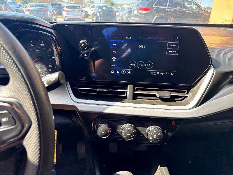 Used 2025 Chevrolet Trax LS w/ LS Convenience Package FWD image 15