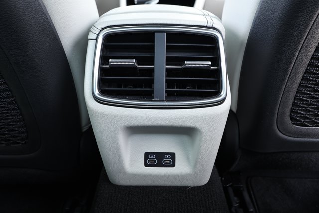 Used 2025 Genesis G70 2.5T AWD/4WD image 31