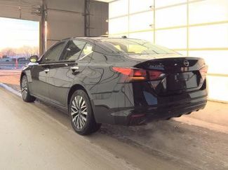 Used 2024 Nissan Altima 2.5 SV video 3
