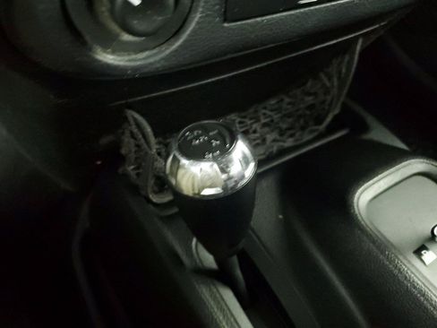 Used 2015 Jeep Wrangler Sport AWD/4WD image 30