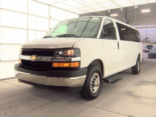 Used 2025 Chevrolet Express 3500 LT w/ LT Preferred Equipment Group RWD image 3