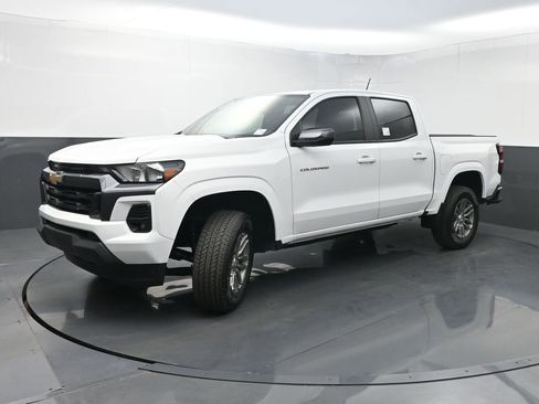 Used 2024 Chevrolet Colorado LT w/ LT Convenience Package image 20