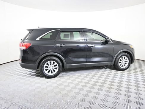 Used 2018 Kia Sorento FWD image 7
