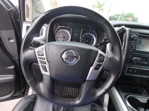 Used 2017 Nissan Titan SL RWD image 19