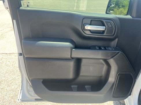 Used 2021 Chevrolet Silverado 1500 Custom image 11