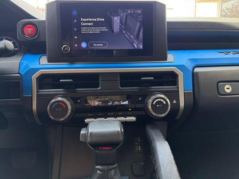 Used 2025 Toyota Tacoma TRD Off-Road AWD/4WD image 17