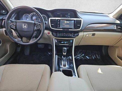 Used 2016 Honda Accord Touring image 21