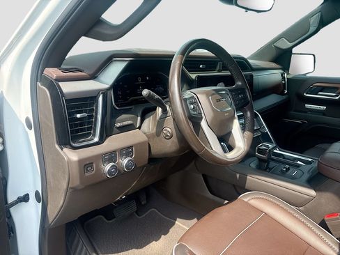 Used 2022 GMC Sierra 1500 Denali w/ Denali Reserve Package AWD/4WD image 9