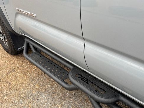 Used 2019 Toyota Tacoma 4x4 Double Cab image 30