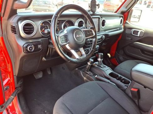 Used 2023 Jeep Wrangler Unlimited Sahara w/ LED Lighting Group AWD/4WD image 3