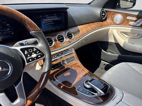 Used 2020 Mercedes-Benz E 350 4MATIC Sedan image 16