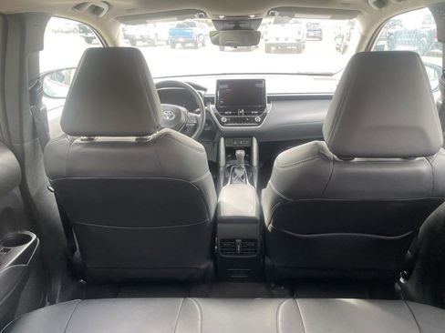 Used 2025 Toyota Corolla Cross XLE w/ Convenience Package FWD image 14