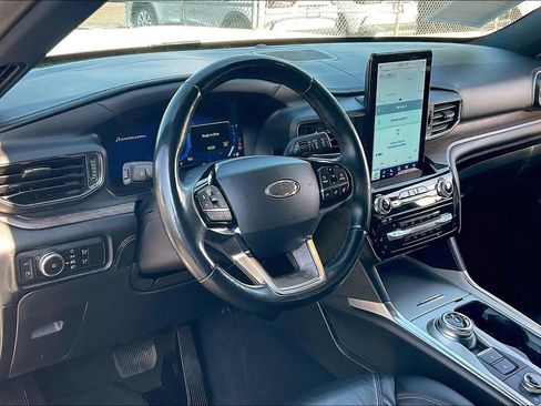 Certified 2023 Ford Explorer Platinum w/ Technology Package image 12