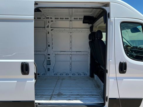 Used 2025 RAM ProMaster 3500 w/ Convenience Group FWD image 18