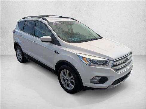 Used 2018 Ford Escape SEL FWD image 3