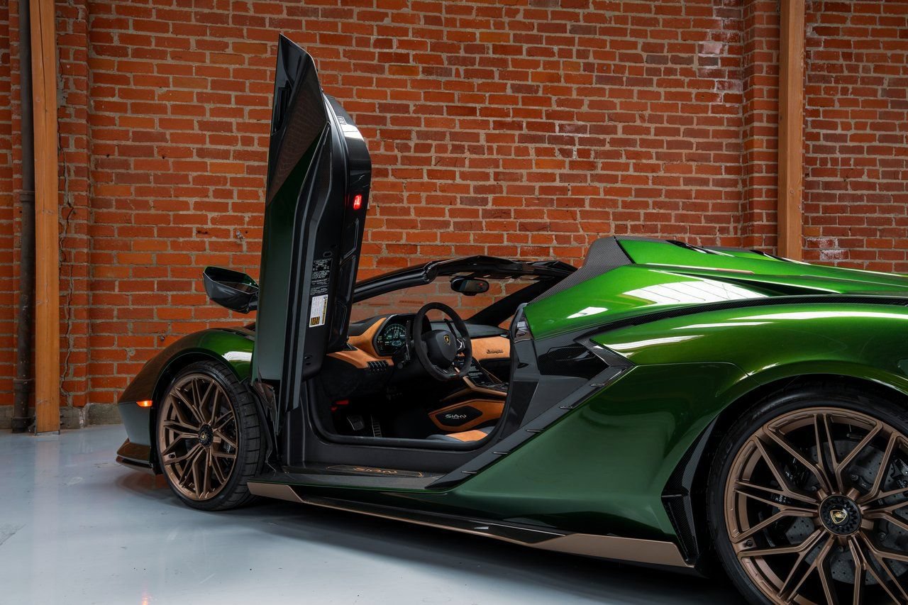 Used 2021 Lamborghini Sian Roadster AWD/4WD image 36