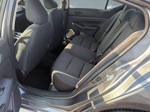 Used 2025 Nissan Altima 2.5 SV FWD image 25