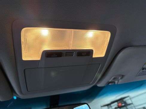 Used 2015 Toyota Avalon XLE FWD image 29