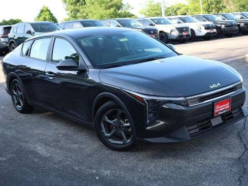 Used 2025 Kia K4 FWD image 2